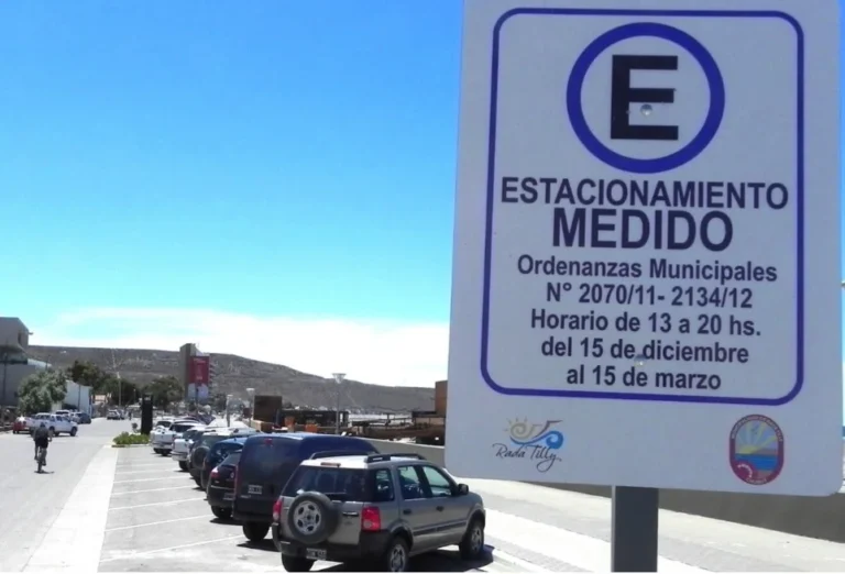 El estacionamiento medido ya funciona en Rada Tilly: horarios y tarifas