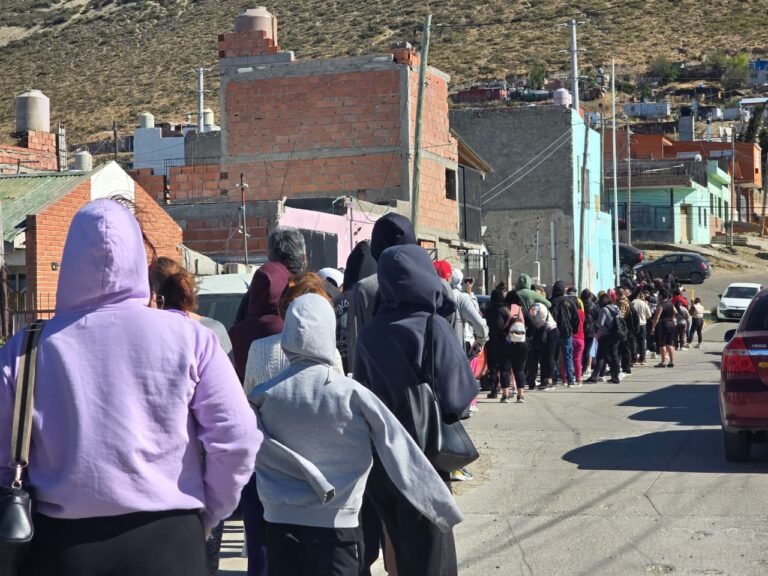 Más de 100 vecinos y desde las 5 de la madrugada hicieron fila para turnos de castración