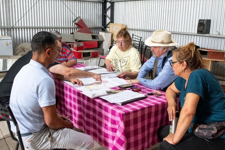 Othar dialogó con vecinos del barrio Centenario para abordar problemáticas del sector