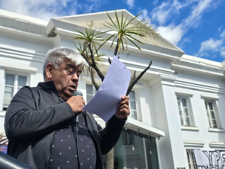 Fuerte reclamo petrolero frente a YPF: continúan las medidas de alerta y movilización