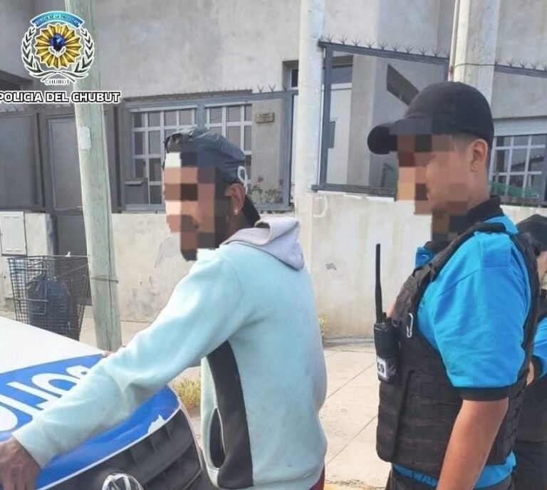 Entró a una florería, se llevó una caja de bombones y terminó tras las rejas