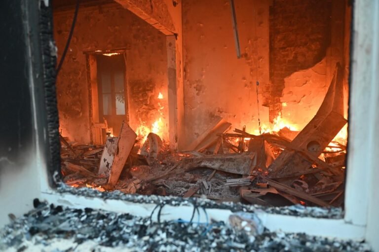 Torres destacó la detención de los responsables por el incendio de la Casa de Gobierno