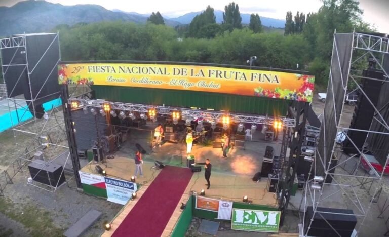 Incendios en la Comarca: El Hoyo suspendió la Fiesta de la Fruta Fina