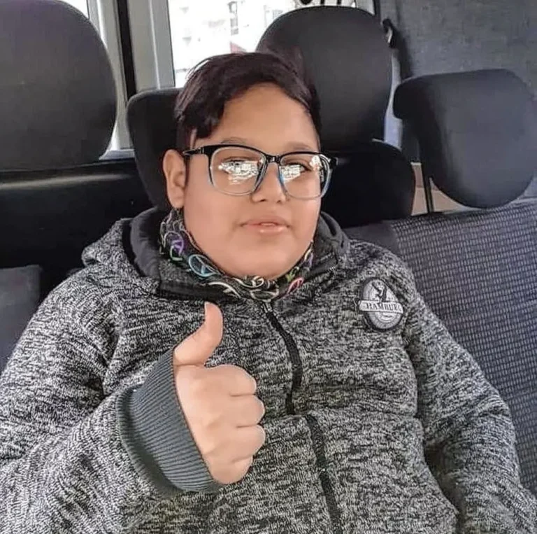 Axel fue operado tres veces y PAMI lo dejó sin cobertura: su familia pide ayuda para costear el tratamiento