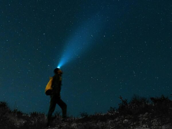 Bomberos Voluntarios organizan un trekking solidario para recaudar golosinas