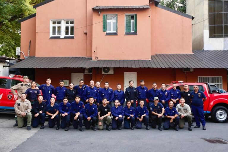 La Ciudad de Buenos Aires envió bomberos y brigadistas para colaborar en el combate de incendios en Chubut