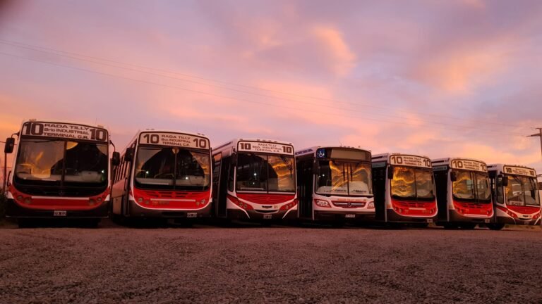 Trabajadores de Expreso Rada Tilly iniciaron retención por falta de pago