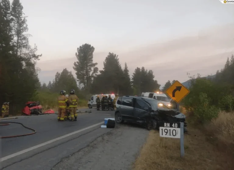 Trágico choque frontal en Ruta 40: un muerto y al menos dos heridos