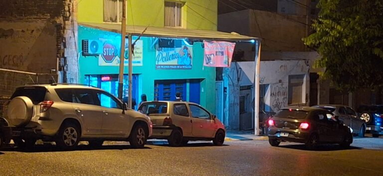 Violenta secuencia frente a un kiosco: discusión por el estacionamiento, pelea y un disparo