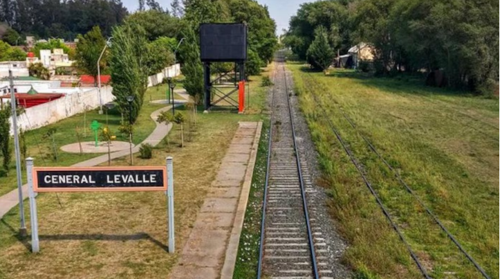 Entró como empleado en una empresa, sus compañeros lo acusaron de sacarles el trabajo y lo mataron a golpes