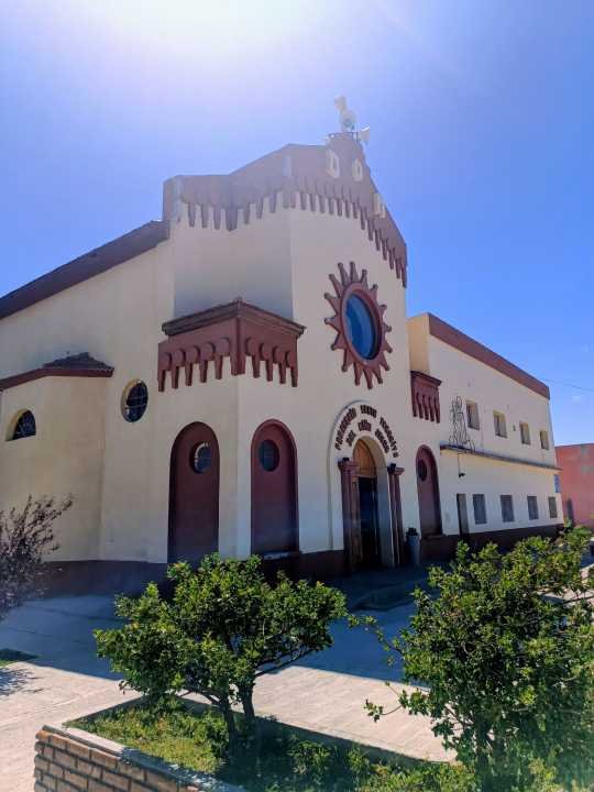 Provocó destrozos en una iglesia, insultó al sacerdote y terminó presa