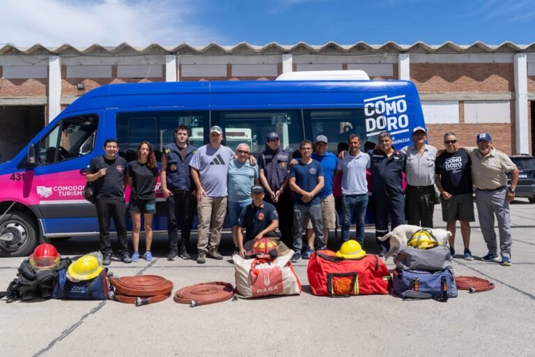 Partieron refuerzos de Bomberos de Comodoro hacia la cordillera