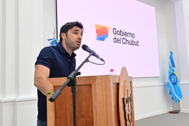 Torres acordó con intendentes un pacto de responsabilidad y equilibrio fiscal y una baja progresiva de Ingresos Brutos