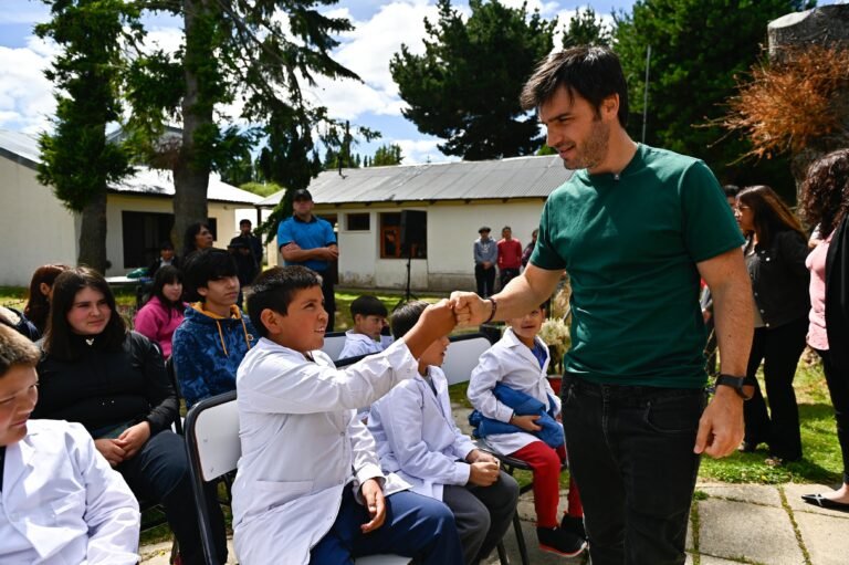 Torres inauguró el ciclo lectivo 2026 de Período Especial y ratificó el objetivo de equipar y conectar todas las escuelas rurales