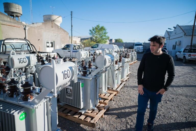 Tras más de siete años, fortalecen el servicio eléctrico de la Cordillera con 64 transformadores