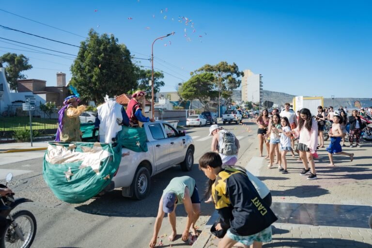 Los Reyes Magos visitarán plazas de Rada Tilly y repartirán golosinas
