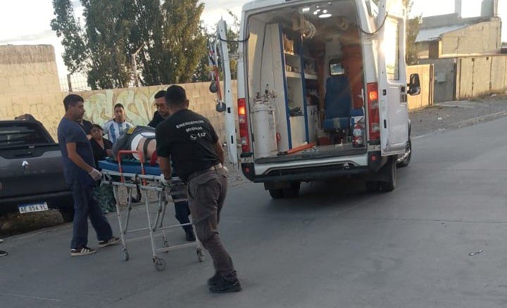 Una menor de 13 años fue atropellada en San Cayetano y debió ser trasladada al hospital