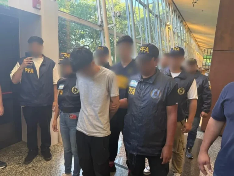 Expulsaron del país a cuatro ciudadanos chilenos con antecedentes por delitos graves