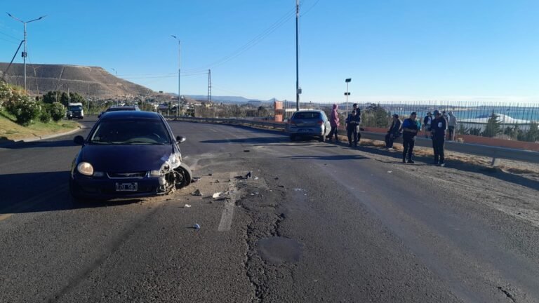 Siniestro vial en la Curva del Chalet Huergo: choque sin heridos ni alcohol al volante
