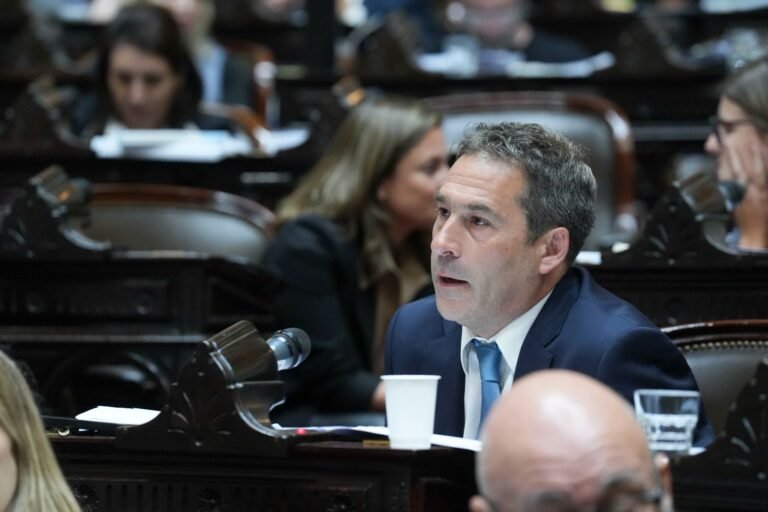 Luque rechazó la reforma laboral y advirtió sobre el impacto directo en Chubut