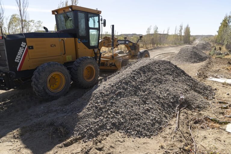 El Municipio concreta una importante apertura de calles en la zona de Km. 18