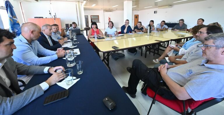 Paritaria docente: el Gobierno provincial y gremios mantuvieron la primera reunión del año 