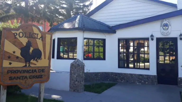 Un joven policía quiso atentar contra su vida y fue rescatado por sus compañeros