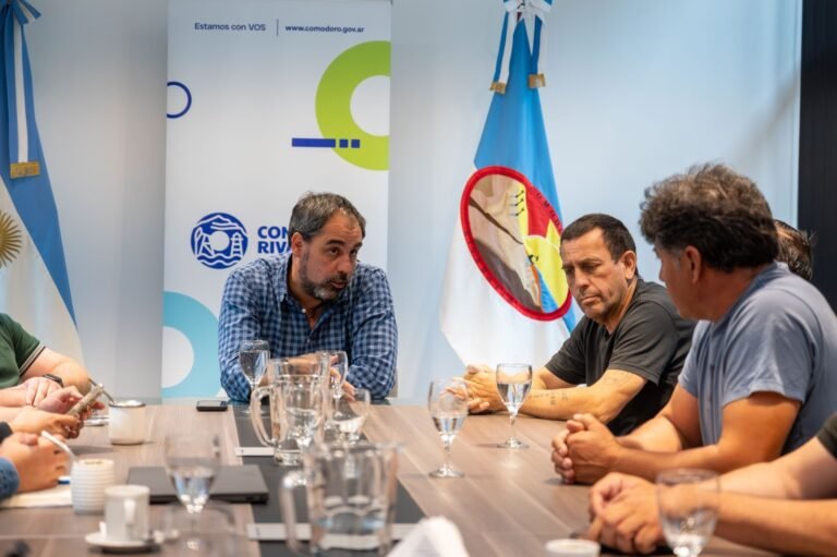 El Municipio consolida diálogo con los vecinos de los barrios afectados por el desplazamiento del Cerro Hermitte