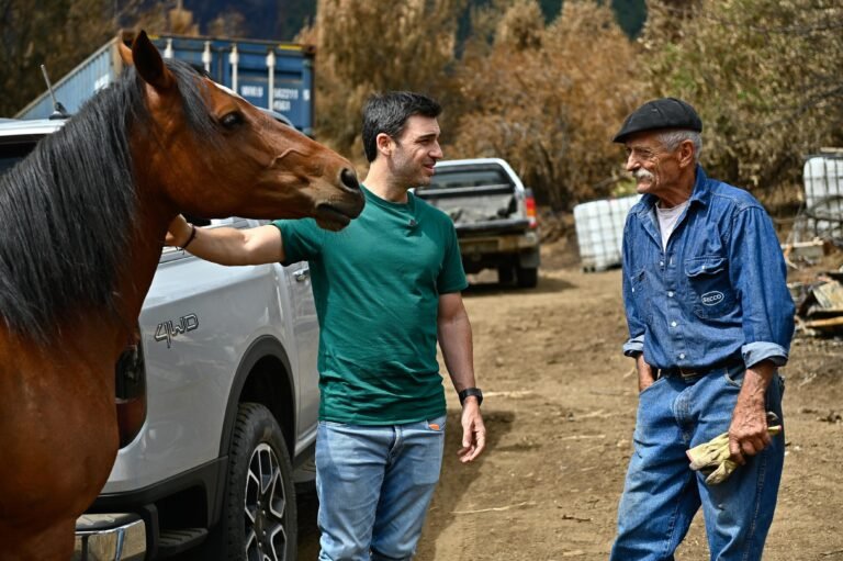 Avanza la reconstrucción de la Comarca: comenzaron las obras de viviendas para familias damnificadas de El Hoyo y Epuyén