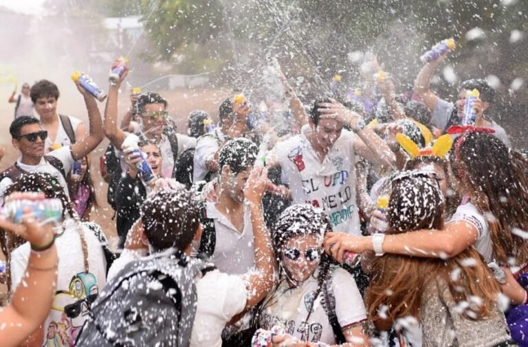 Último Primer Día: brindan recomendaciones para festejos responsables