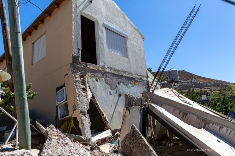 Emergencia del cerro Hermitte: el Municipio extenderá un certificado para personas afectadas