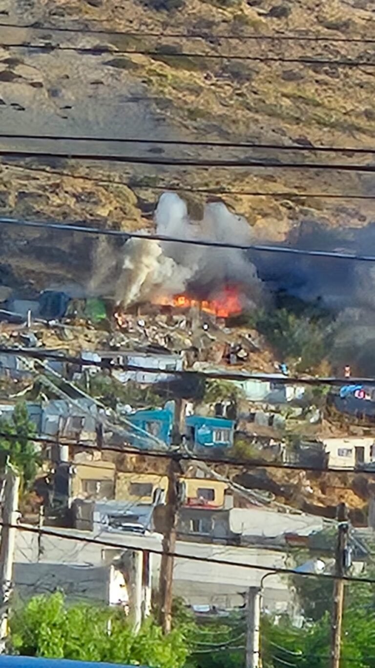 Tras un incendio, una familia de Pietrobelli necesita ayuda urgente: “Quedaron con lo puesto”