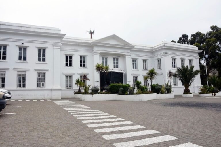 Concejales piden la intervención del Ejecutivo ante YPF por el destino de tierras e inmuebles