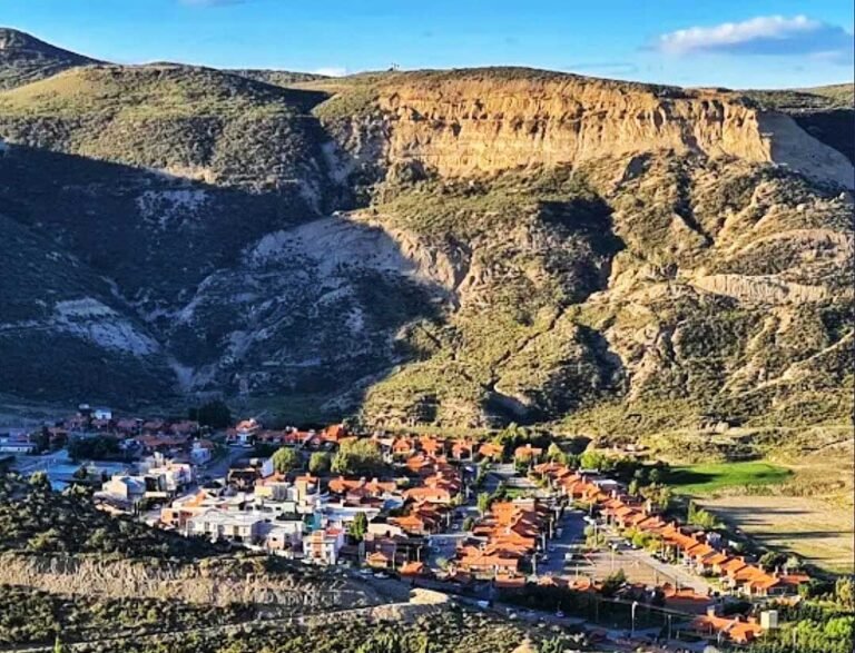 “La emergencia no admite dilaciones”: vecinos exigen respuestas a un mes del derrumbe del cerro Hermitte
