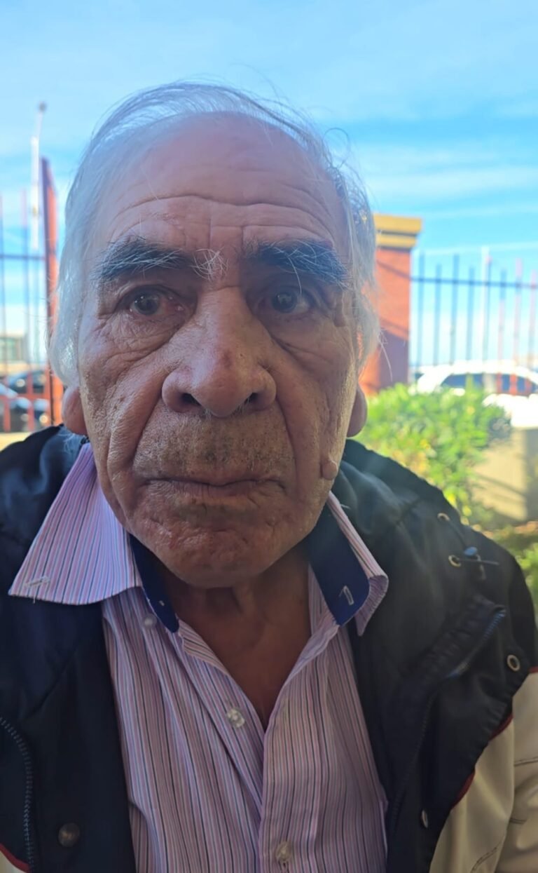 A los 83 años, sobrevive con una jubilación mínima y sin techo: “No tengo ni para comer”