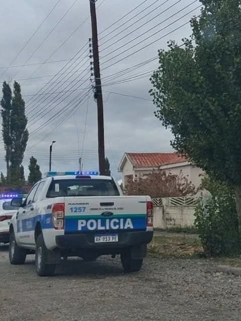 Violento ataque: una mujer irrumpió en una casa y apuñaló a su ex mientras dormía