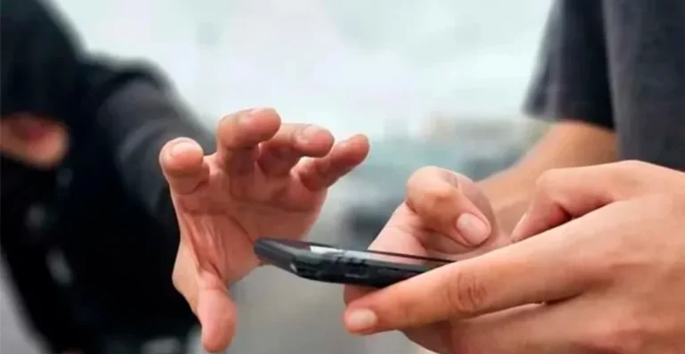 Condenaron a un joven por intentar robar un celular a punta de cuchillo
