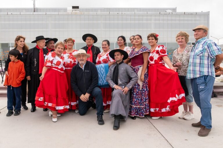 El barrio Pueyrredón celebró sus 65 años con anuncios de obras
