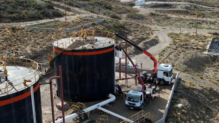 Investigan posibles irregularidades en petroleras ubicadas dentro del ejido urbano