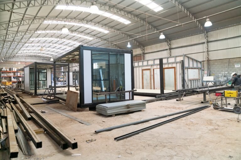 La compra de 50 viviendas para damnificados supera una inversión de más de 2 mil millones de pesos