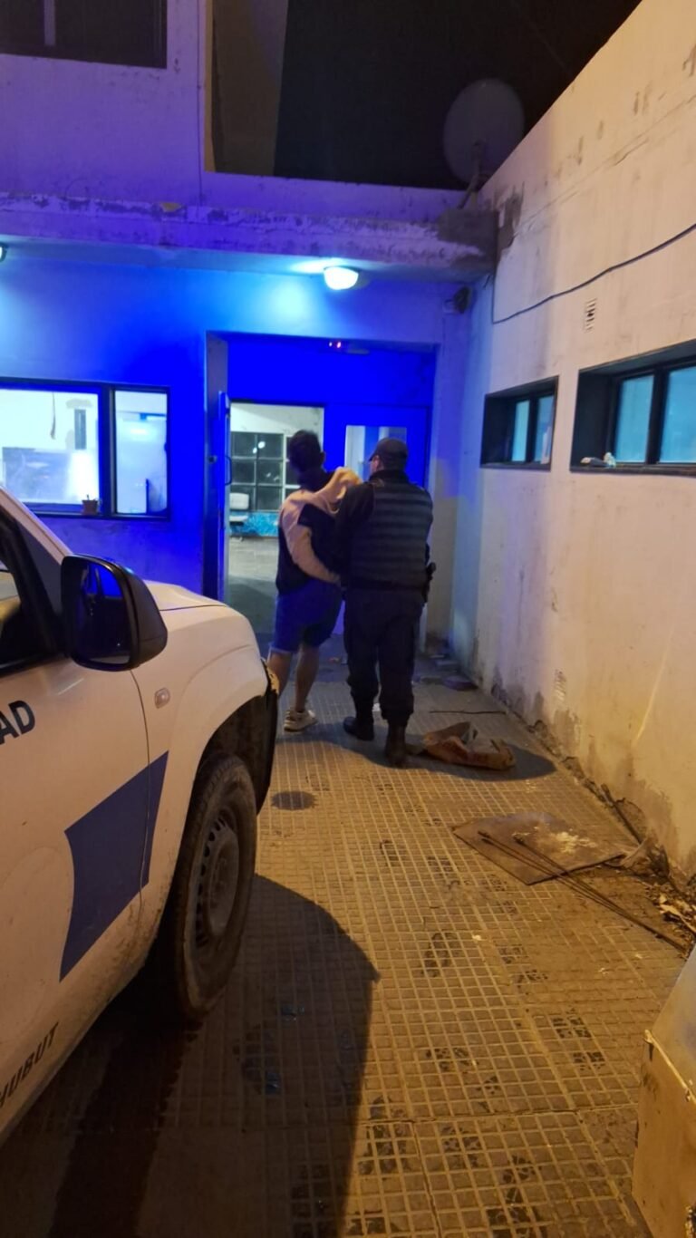 Frustran robo en Zona de Quintas: Vecinas atraparon a un delincuente dentro de una vivienda