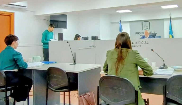 Investigan a dos hombres por tenencia ilegal de arma de guerra tras un control vehicular