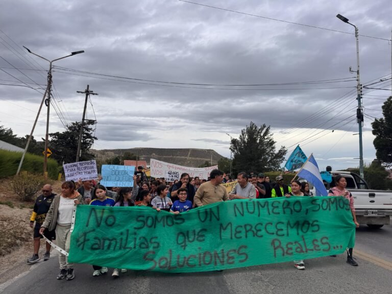 A 60 días del derrumbe en el cerro Hermitte: “Seguimos sin respuestas concretas”