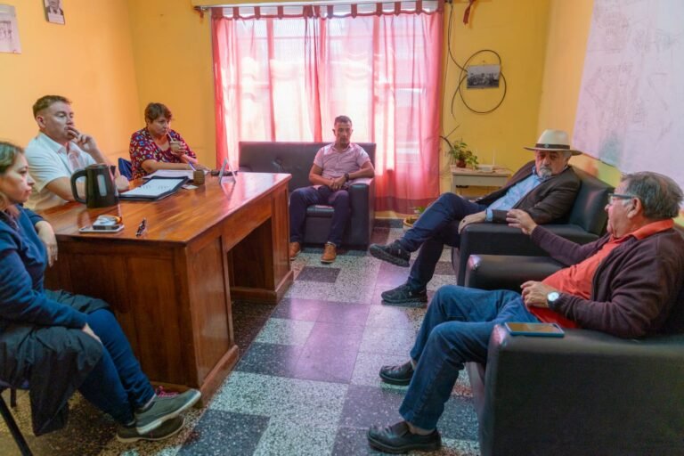 El intendente se reunió con la familia de “Nino” Villarroel en el barrio Presidente Ortiz