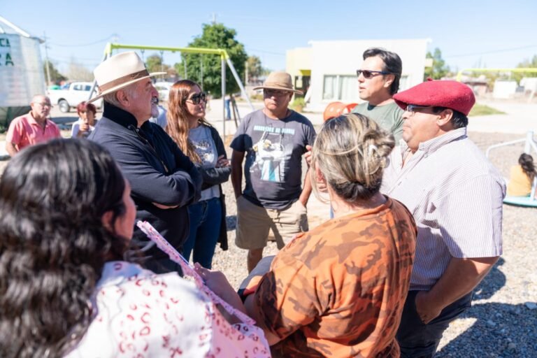 Presentaron a vecinos el proyecto de red de gas que beneficiará a 95 lotes en Km. 17