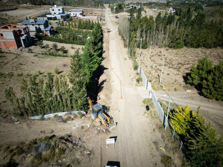 La extensión de la red de gas en barrio Malvinas Argentinas ya alcanza un 70% de ejecución