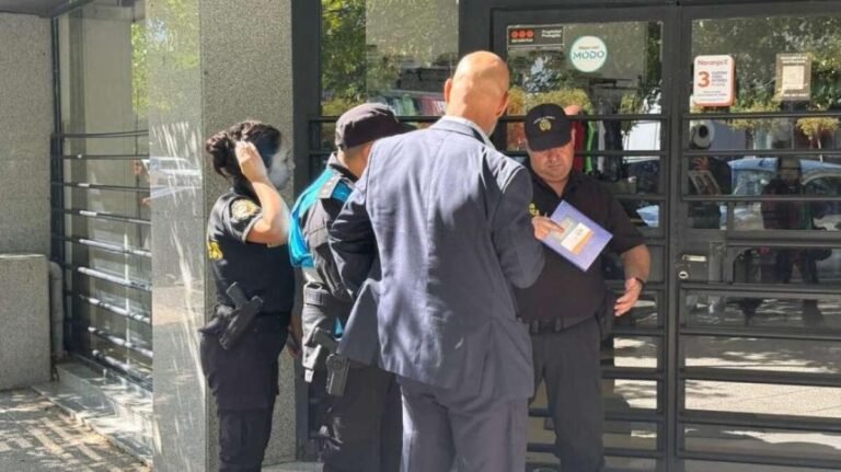 Escándalo en la Justicia de Chubut: secuestraron los celulares del abogado y de la mujer que pagó $12 millones