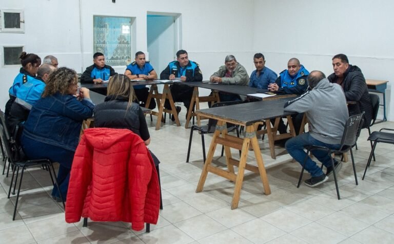 Impulsan corredores seguros y nuevas luminarias en puntos críticos del barrio Abel Amaya