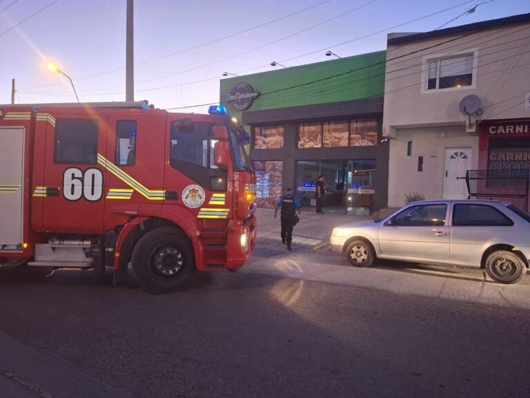Susto en la mañana: un incendio en un horno alertó a trabajadores de una panadería