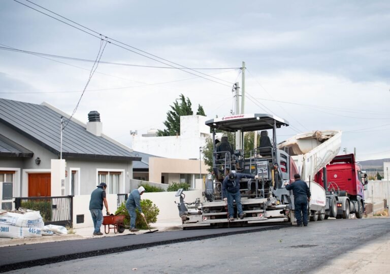 Rada Tilly avanza con su plan de pavimentación y proyecta nuevas obras para 2026
